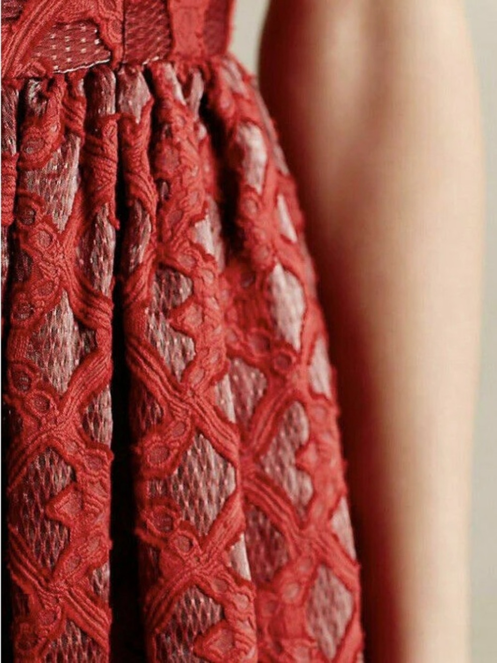 Anthropologie Moulinette Soeurs Red Lace Metallic Silver Insert Dress Size 6 - Picture 3 of 6